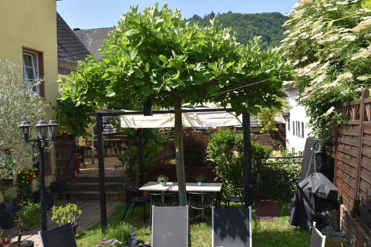 Landgasthof Zur Sonne Enkirch Exterior photo