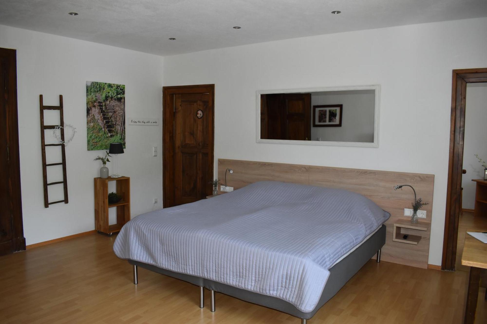 Landgasthof Zur Sonne Enkirch Room photo